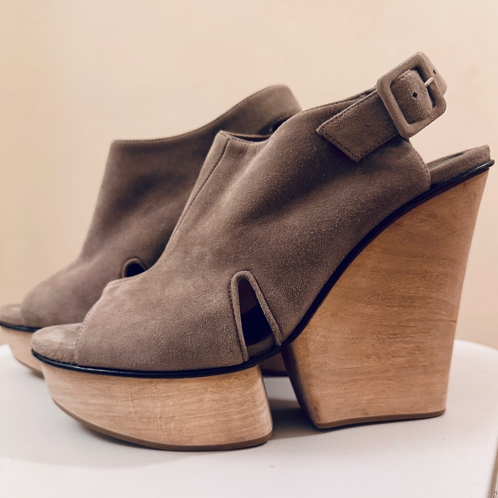 40 Marni Suede & Wood Platform Wedge Sandals - Picture 7 of 7